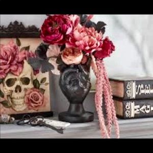 Anatomical Gothic Garden Heart Vase